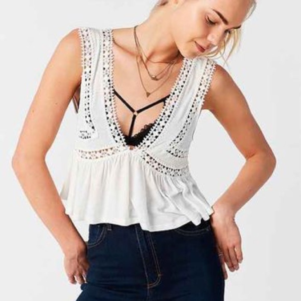 Kimchi Blue Rita V-Neck White Lace Top